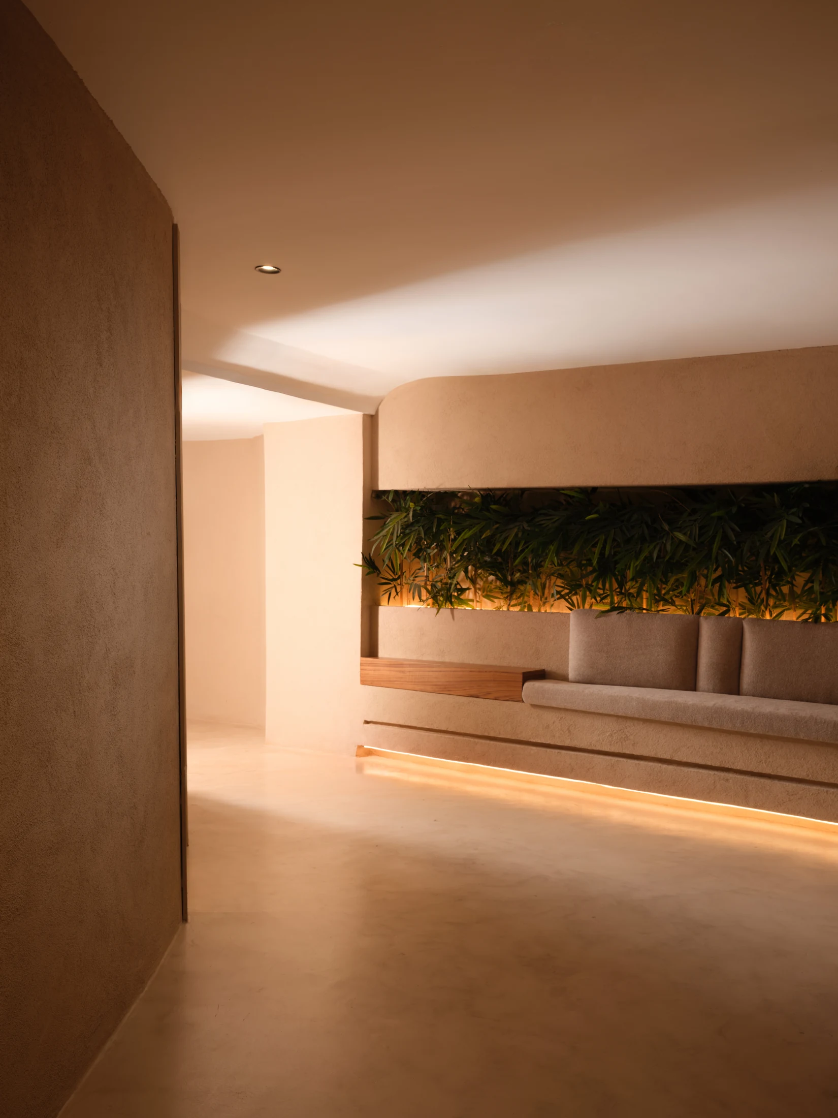 Aura Spa — Circulation intérieure